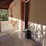 Menelais * Khotoússa