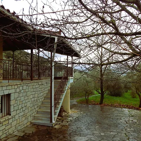 Menelais Holiday home *